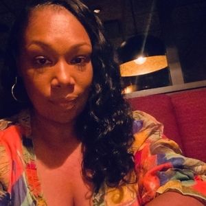 Meet your Posher, Monique k.